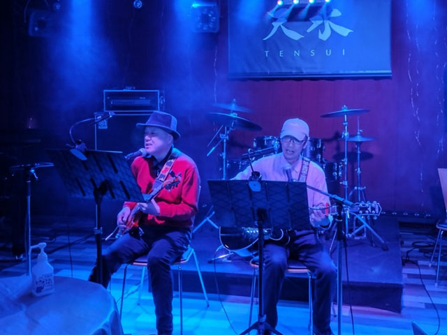 �V���Ńt�H�[�N����