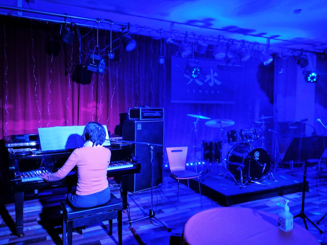 �V���Ńt�H�[�N����