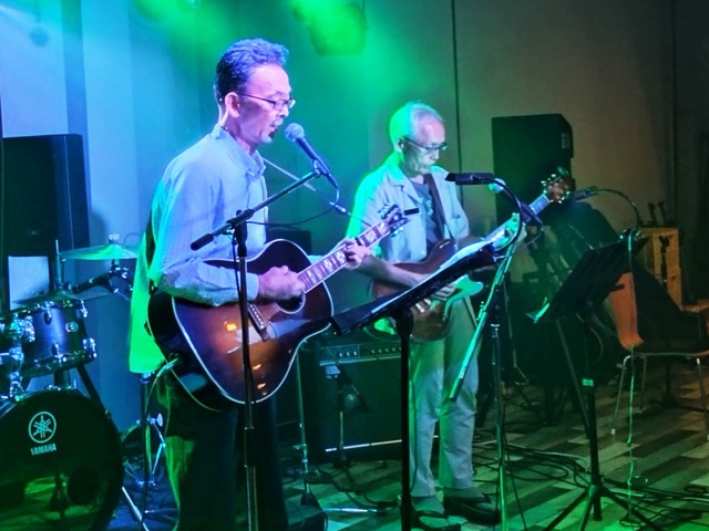 CO-MUNEBAND